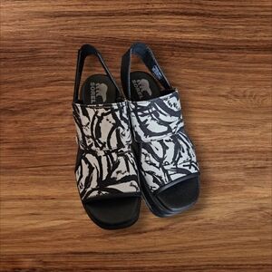 Sorel Black and White Sandals